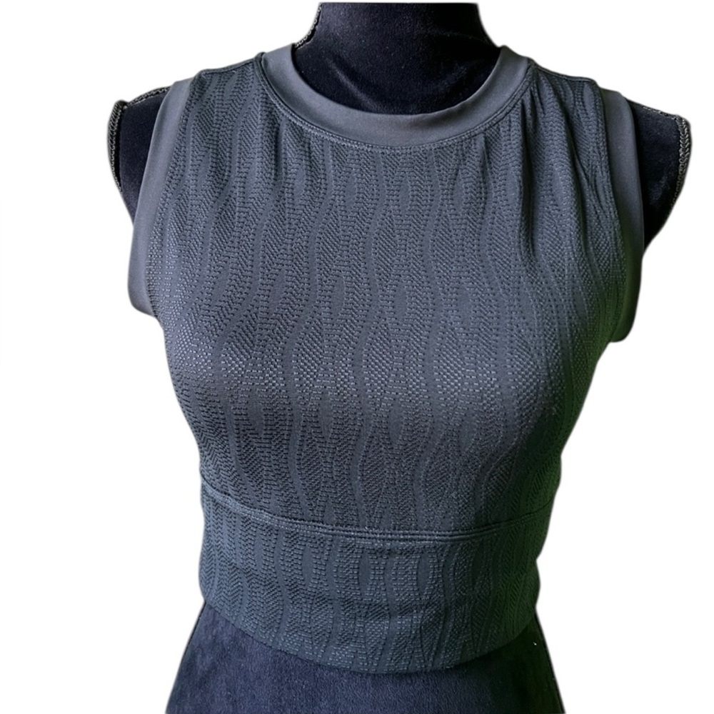 Sage Collective Womens Black sleeveless cropped tank athletic top Medium